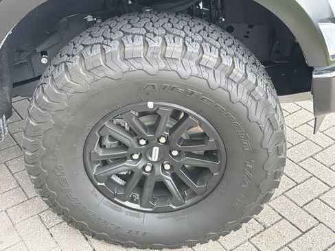 Used 2025 Ford F150 Raptor AWD/4WD image 13
