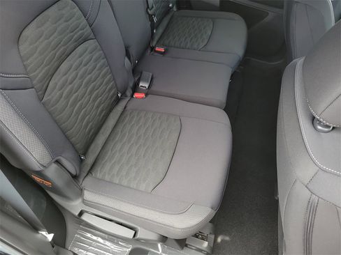 New 2025 Nissan Pathfinder S image 16