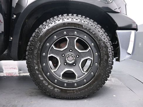 Used 2011 Toyota Tundra 4x4 CrewMax image 15