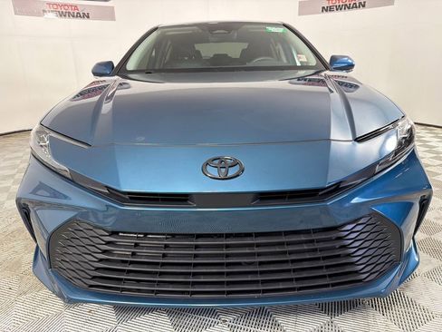Used 2025 Toyota Camry LE FWD image 8