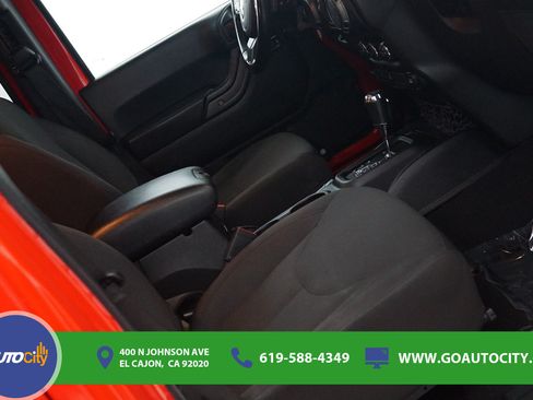 Used 2018 Jeep Wrangler Unlimited Sport S AWD/4WD image 8