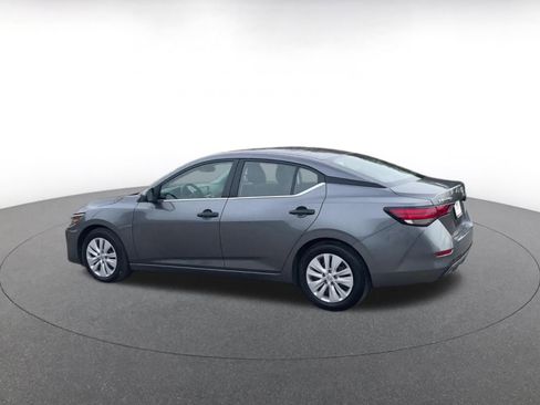 Used 2025 Nissan Sentra S image 9