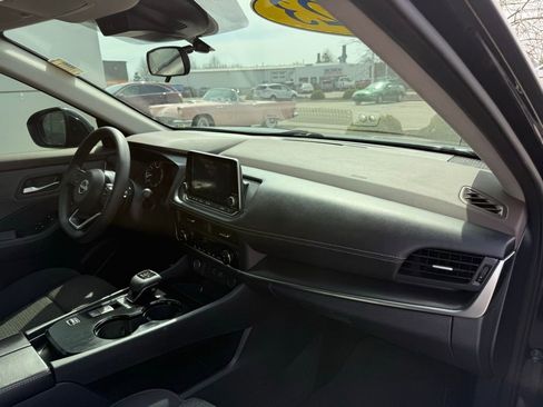 Used 2023 Nissan Rogue SV image 21