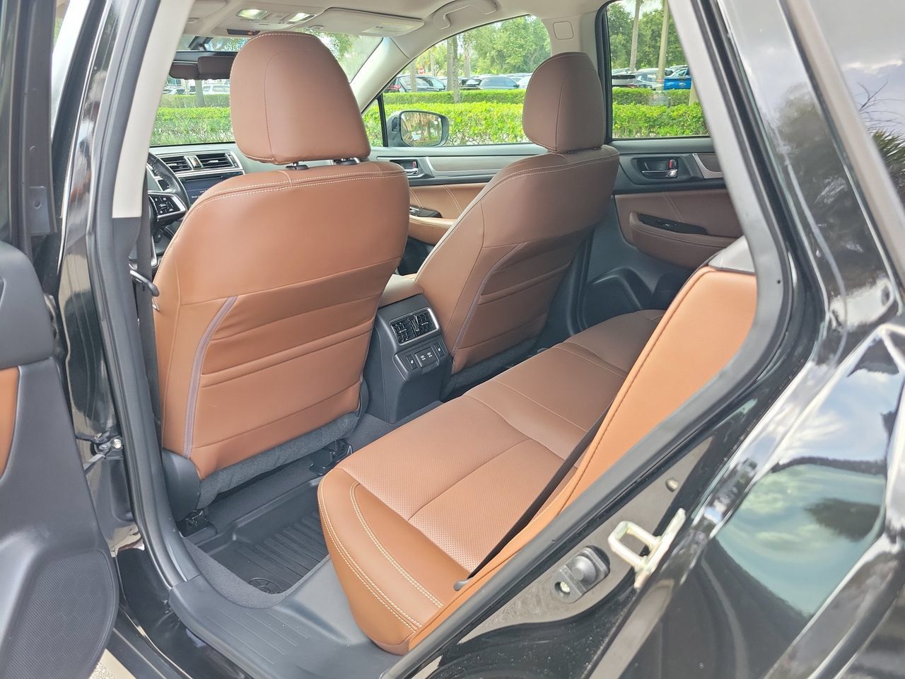 Used 2019 Subaru Outback 3.6R Touring AWD/4WD image 10
