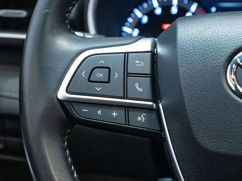 Used 2023 Toyota Highlander XSE image 18