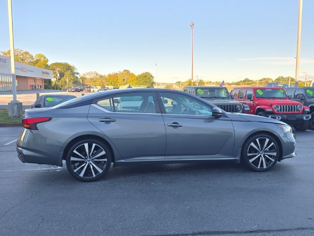 Used 2021 Nissan Altima 2.5 SR w/ SR Premium Package FWD image 2