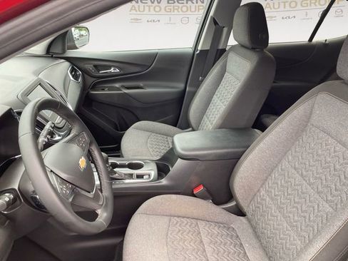 Used 2024 Chevrolet Equinox LT FWD image 9