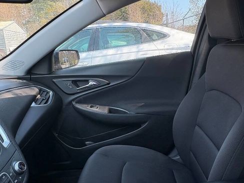 Used 2020 Chevrolet Malibu LT image 11