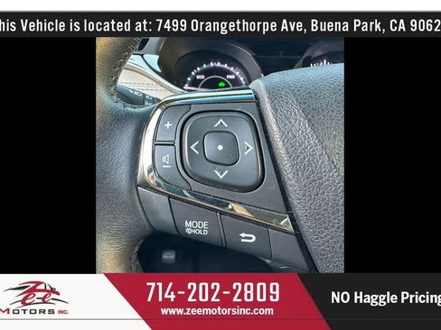Used 2013 Toyota Avalon Limited w/ Technology Pkg FWD image 29