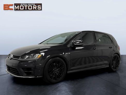 Used 2017 Volkswagen Golf 4-Door AWD/4WD image 2