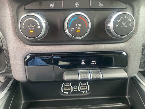 Used 2023 RAM 1500 Big Horn AWD/4WD image 16