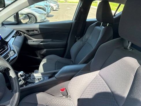 Used 2020 Toyota C-HR LE FWD image 11