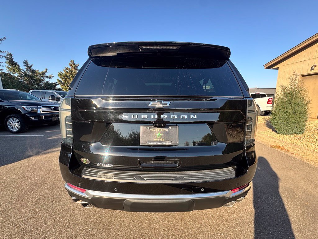 Used 2025 Chevrolet Suburban High Country AWD/4WD image 9