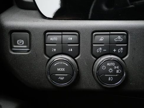 Used 2024 Chevrolet Silverado 1500 High Country w/ Z71 Off-Road Package image 15