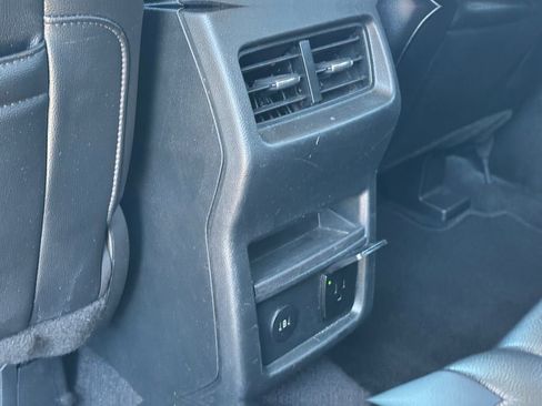 Used 2024 Ford Edge Titanium image 17