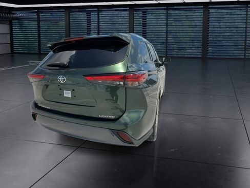 Used 2023 Toyota Highlander Limited image 7