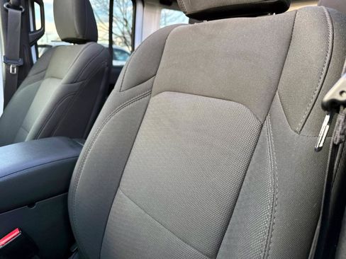 Used 2023 Jeep Wrangler Unlimited w/ Sun & Screen Package image 12