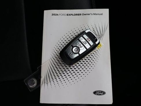 Used 2024 Ford Explorer Limited image 52