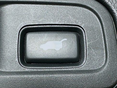 Used 2017 Honda Pilot Touring image 32