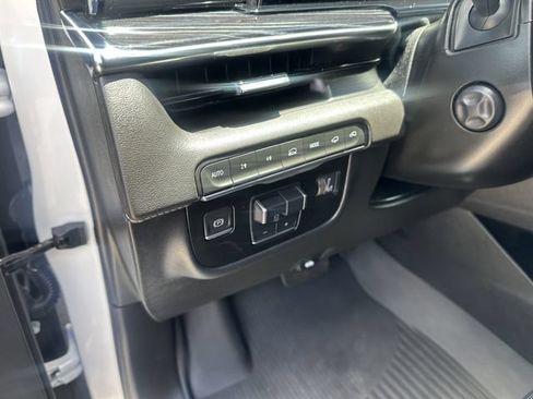 Used 2022 Cadillac Escalade Sport w/ Touring Package AWD/4WD image 15