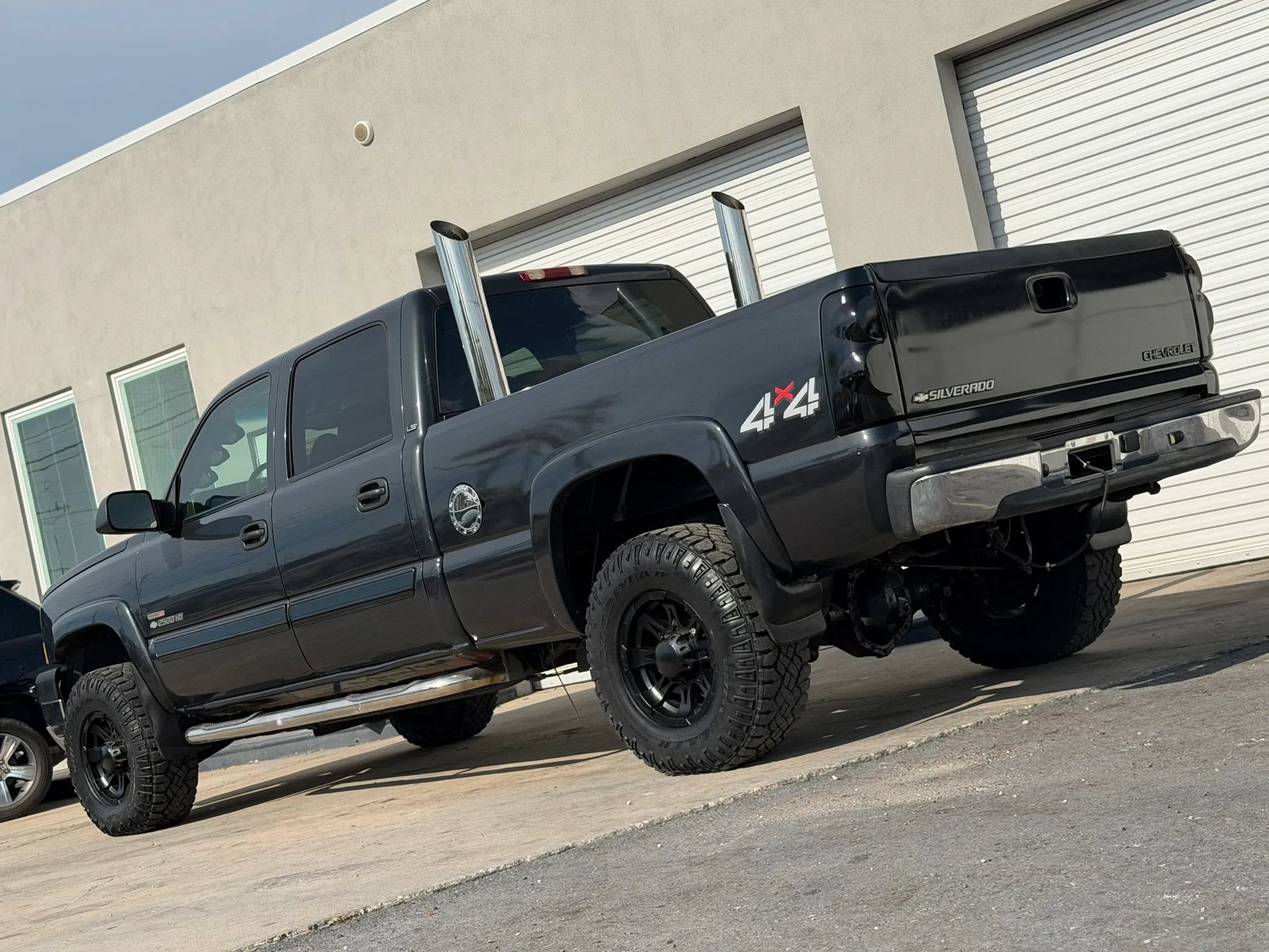 Used 2003 Chevrolet Silverado 2500 LS AWD/4WD image 3