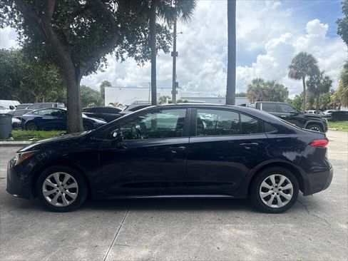 Used 2021 Toyota Corolla LE FWD image 11