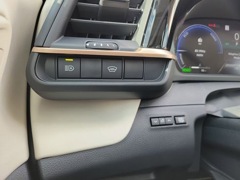 New 2026 Toyota Crown Limited w/ Advanced Technology Package image 31