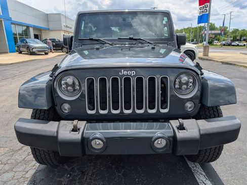 Used 2016 Jeep Wrangler Unlimited Sahara w/ Connectivity Group AWD/4WD image 8