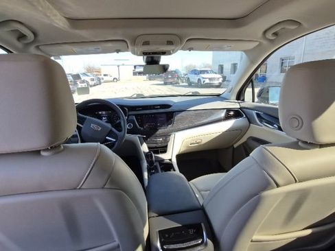 Used 2023 Cadillac XT6 Premium Luxury w/ Technology Package image 16