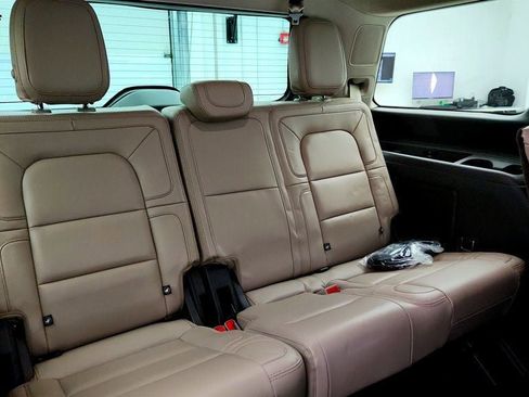 Used 2022 Lincoln Navigator Reserve image 22