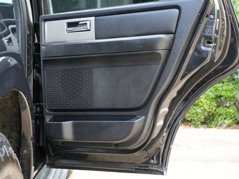Used 2015 Ford Expedition XLT RWD image 40
