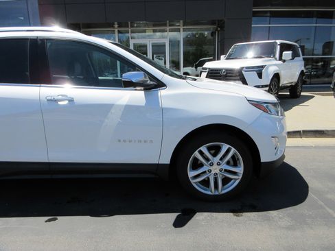 Used 2020 Chevrolet Equinox Premier AWD/4WD image 14