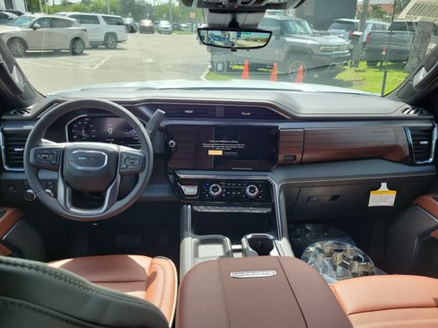 New 2026 GMC Sierra 3500 Denali Ultimate AWD/4WD image 7