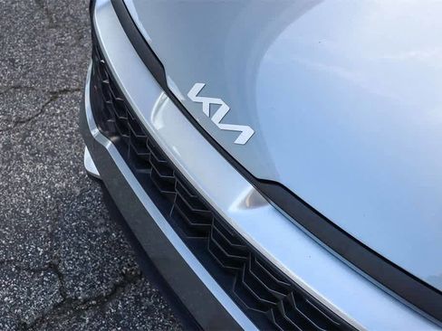 Used 2024 Kia Sportage LX image 8