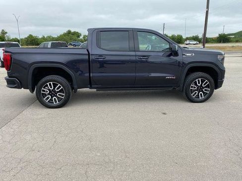 Used 2025 GMC Sierra 1500 AT4 w/ Technology Package AWD/4WD image 7