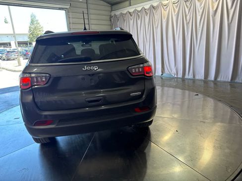 Used 2020 Jeep Compass Latitude FWD image 6