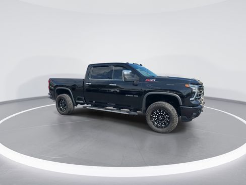 Used 2024 Chevrolet Silverado 2500 LTZ w/ LTZ Plus Package AWD/4WD image 2