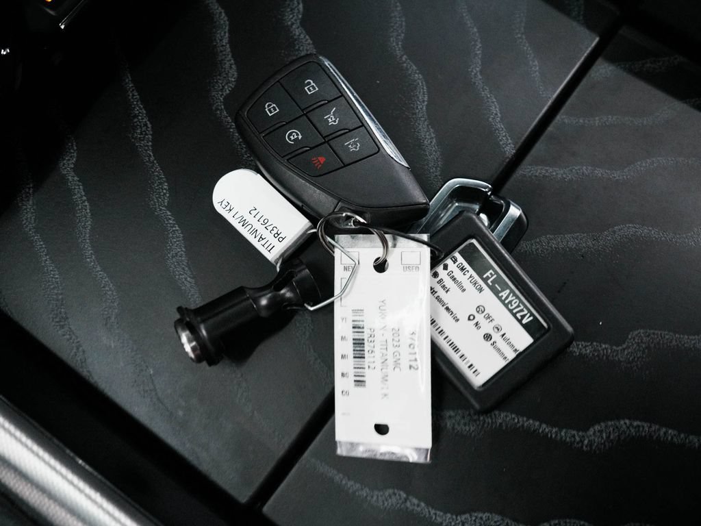 Used 2023 GMC Yukon Denali AWD/4WD image 22