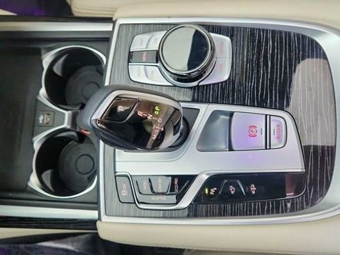 Used 2022 BMW 740i w/ M Sport Package image 52