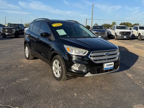 Used 2018 Ford Escape SEL AWD/4WD image 2