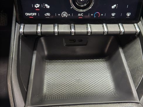 Used 2025 GMC Terrain Elevation AWD/4WD image 30