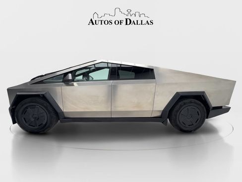 Used 2025 Tesla Cybertruck AWD Crew Cab image 4