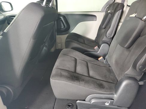 Used 2018 Dodge Grand Caravan SE w/ UConnect Hands-Free Group FWD image 13