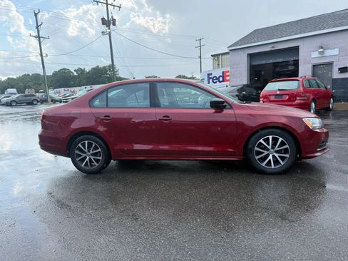 Used 2016 Volkswagen Jetta SE FWD image 6