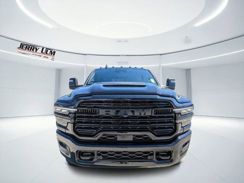 New 2026 RAM 2500 Laramie AWD/4WD image 7