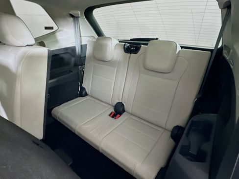 Used 2019 Volkswagen Tiguan SE image 27