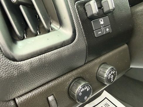 Used 2022 Chevrolet Colorado ZR2 AWD/4WD image 14