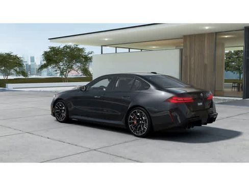New 2026 BMW M5 image 2