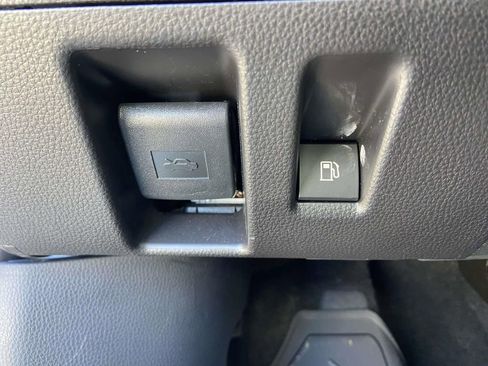 Used 2026 Toyota Highlander Limited image 27