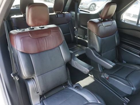 Used 2023 Ford Explorer Platinum w/ Technology Package AWD/4WD image 12